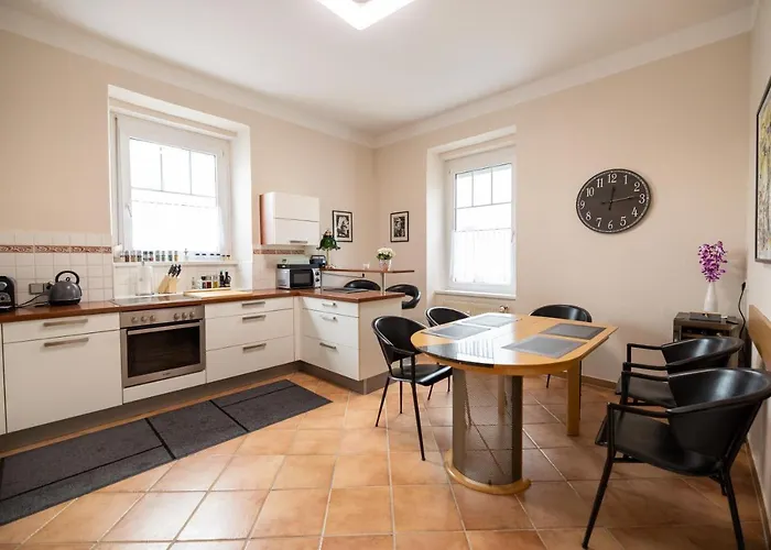 Lina קלגנפורט